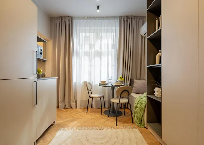 Old Town - Carada 5 - Urbannest Bucharest